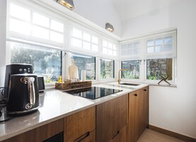 Full-size fridge, espresso maker, coffee/tea maker, electric kettle