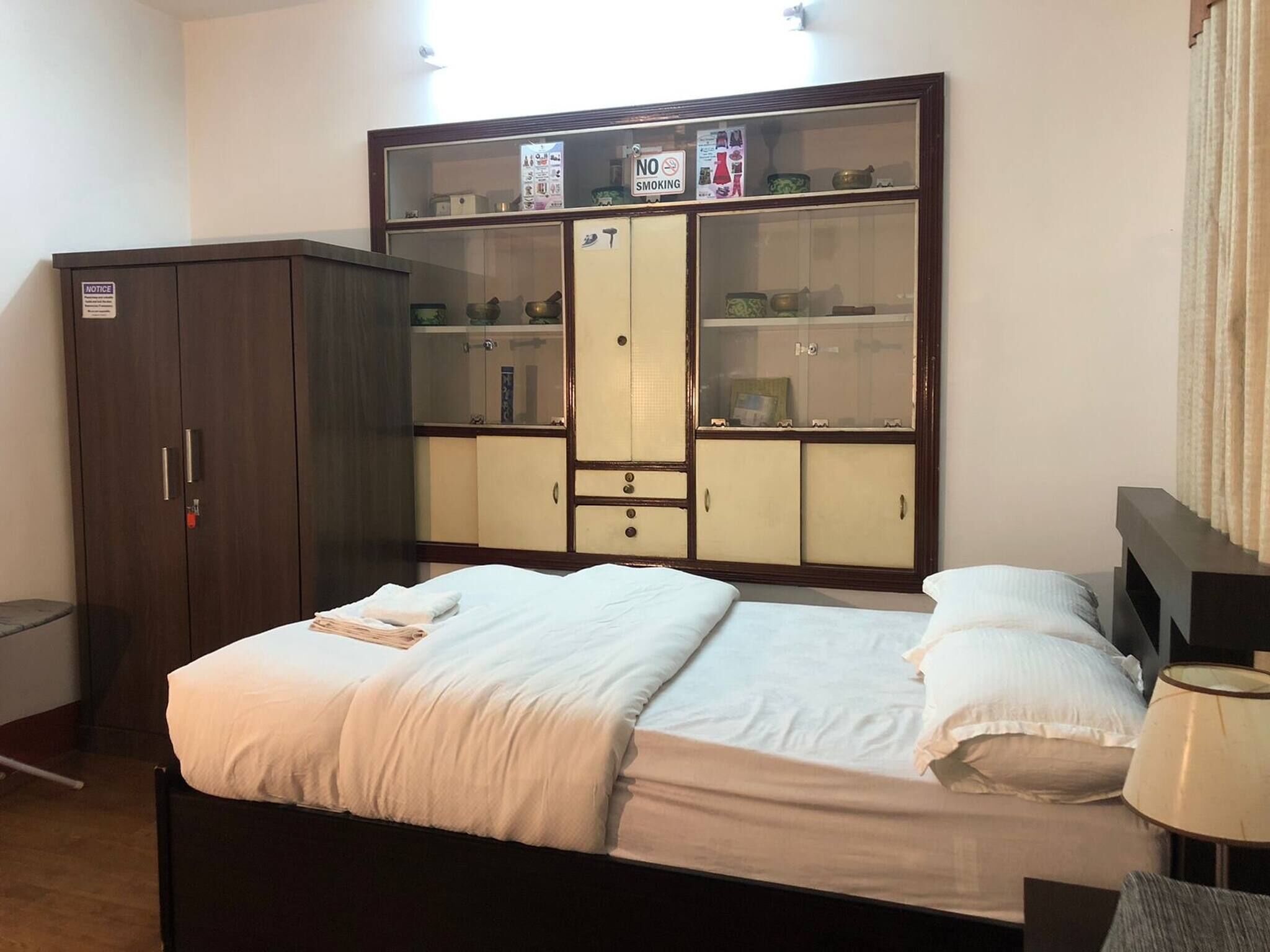 2 soverom, strykejern/-brett, internettilgang og sengetøy