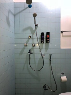 Een douche, een haardroger