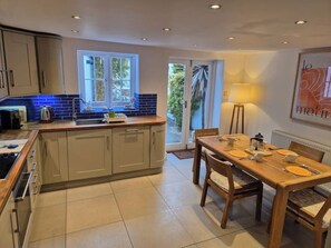 Private kitchen - The Folly in Farrier Street - A cosy & modernised historic house - great space (Deal)