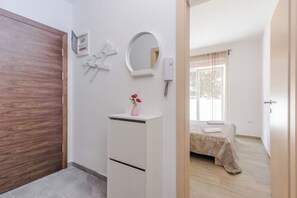 2 bedrooms, iron/ironing board, Internet, bed sheets - Pasko apartment 4 (Novalja)