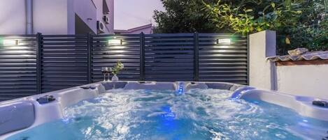 Idromassaggio all'aperto