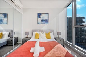 3 bedrooms, iron/ironing board, free WiFi, bed sheets - Deluxe 3b2b apt with Breathtaking Views@WWP (Wentworth Point)