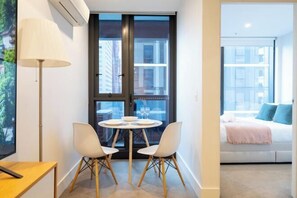 تناول الطعام