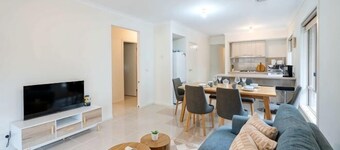 Modern 3B2B1C Home in Doreen