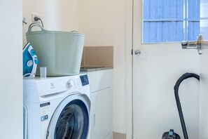 Unclassified image, 4 of 29, button - Modern 3B2B1C Home in Doreen (Mernda)