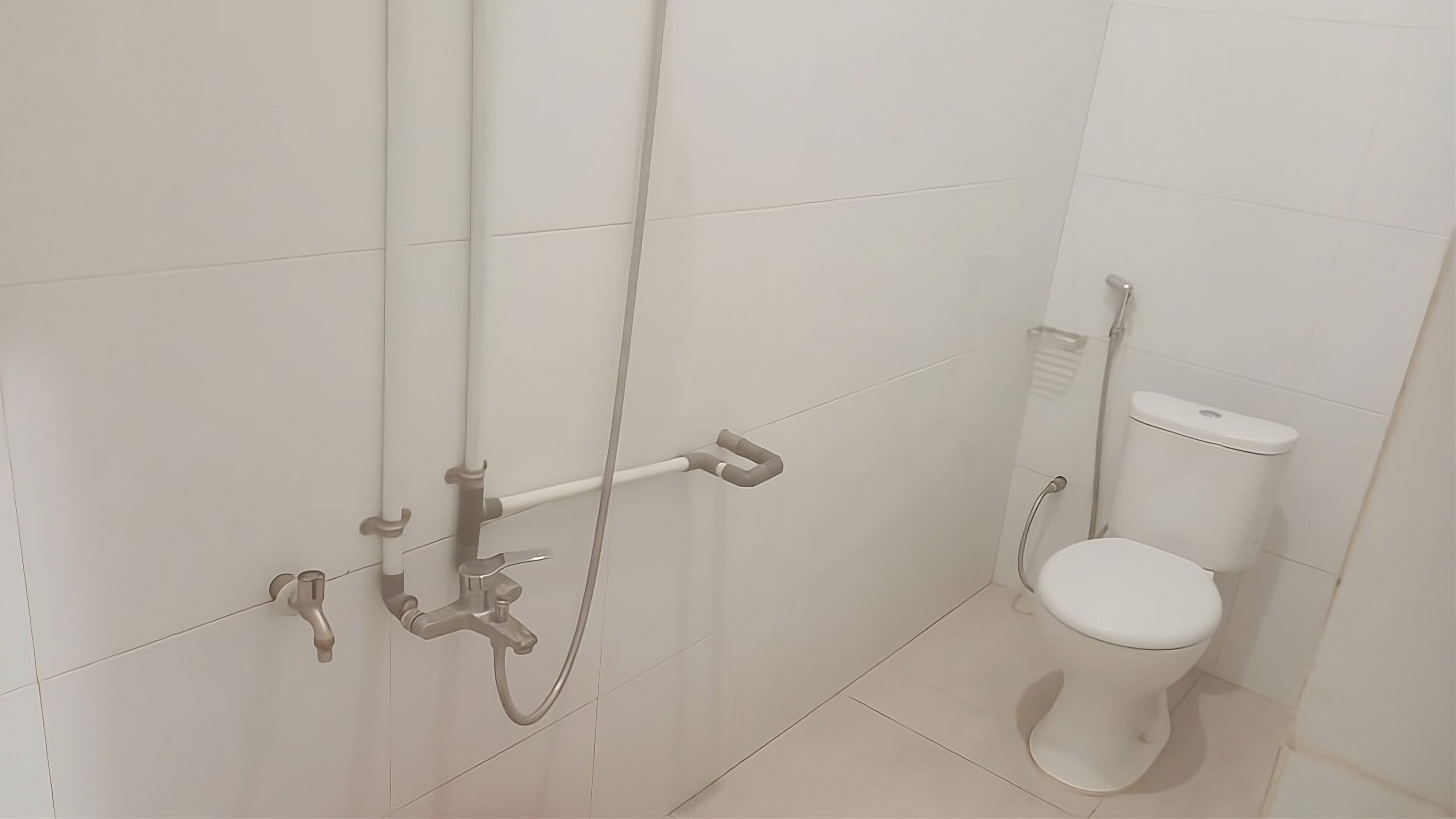 Deluxe Double Room | Bathroom | Shower, towels, soap