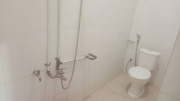 Deluxe Double Room | Bathroom | Shower, towels, soap
