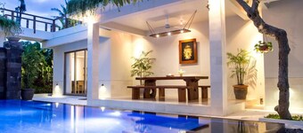 Sunset Paradise Villa Jimbaran 3003