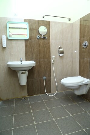 Shower, towels, soap, shampoo