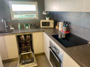 Private kitchen - [CAMPOMARTE] 2-bedroom apartment with air conditioning and Wi-Fi (Brescia)