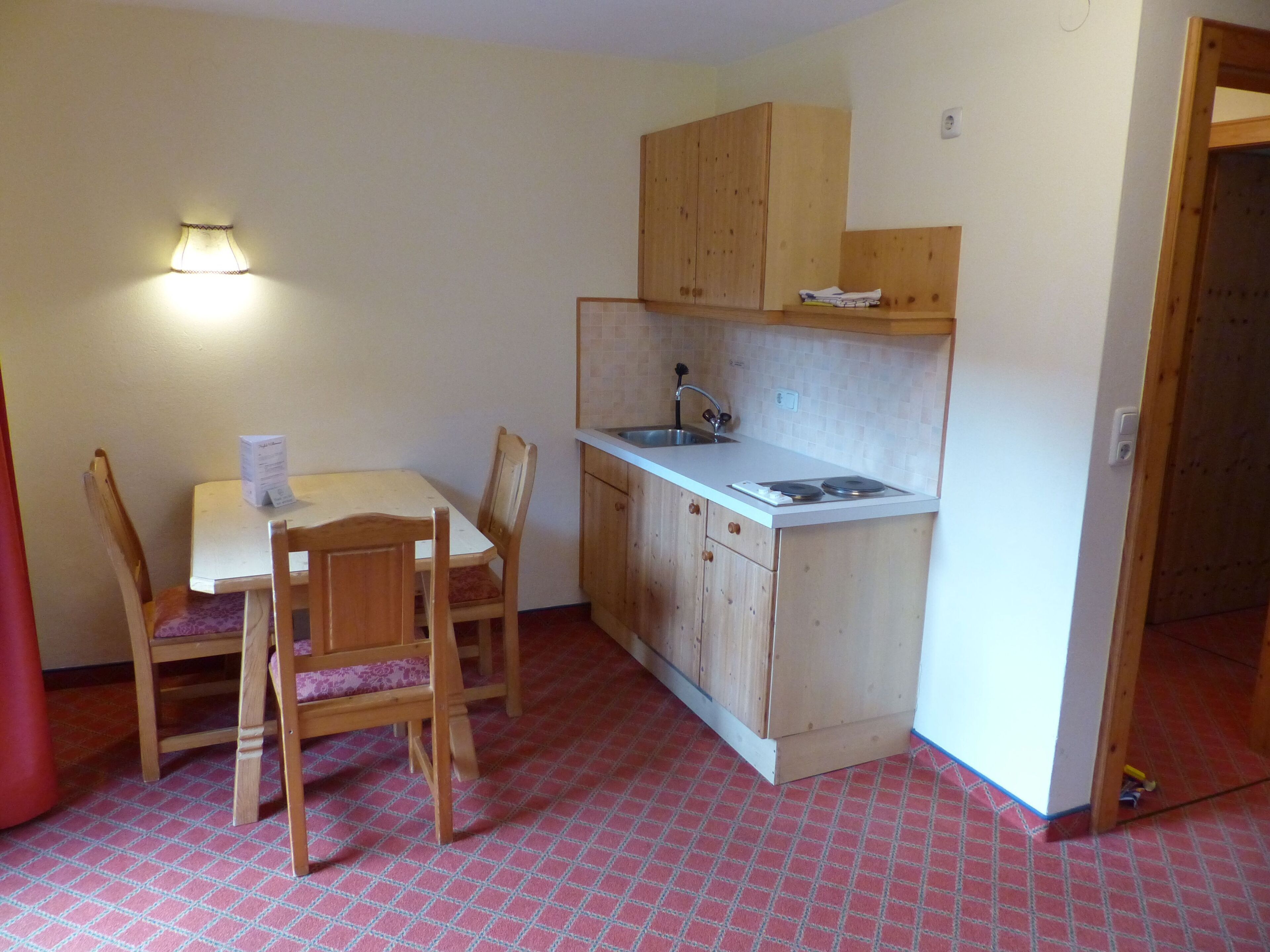 Offene Küche und Essbereich