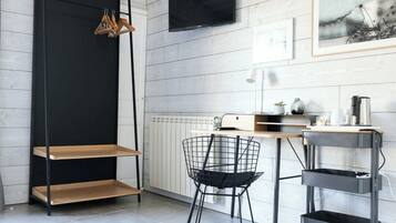 Dobbeltrom – superior, 1 queensize-seng, kjæledyr tillatt, bassengutsikt | Innvendig