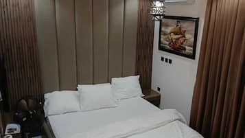 Een strijkplank/strijkijzer, gratis wifi