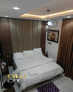 Een strijkplank/strijkijzer, gratis wifi