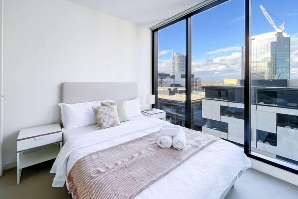 Room - Pride Manor South Yarra Apt Free Parking Smart TV (South Yarra)