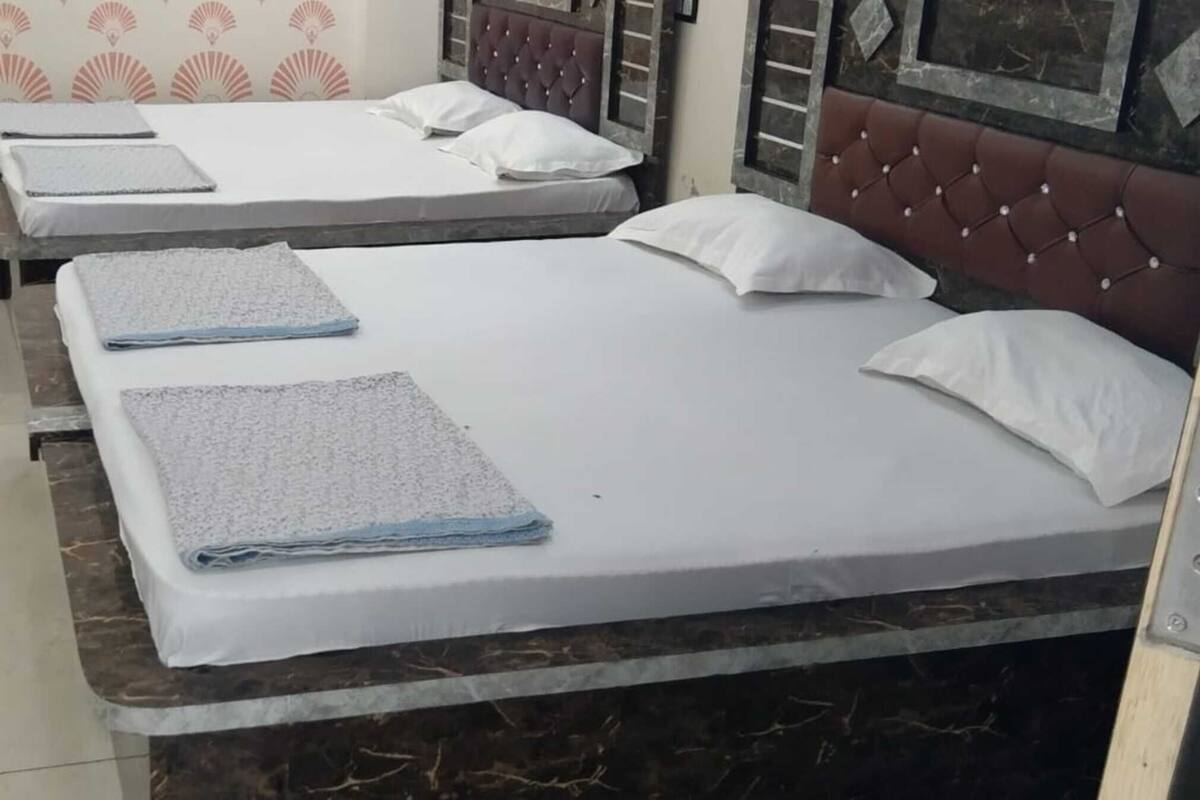 Classic Room, Air conditioning | Laptop workspace, WiFi (free), bed sheets