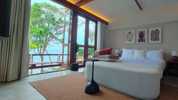 Dobbeltrom – standard, balkong, sjøutsikt | Safe på rommet, skrivebord, strykejern/-brett og wi-fi (inkludert)