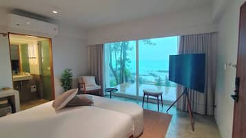 In-room safe, desk, iron/ironing board, free WiFi