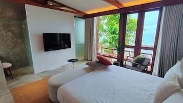 Habitación estándar doble, balcón, vistas al mar | Caja fuerte, escritorio, tabla de planchar con plancha y wifi gratis