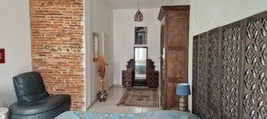 1 bedroom, WiFi, bed sheets - Guest Room “La Moyenne” with Shared Garden and Wi-Fi (Léguevin)