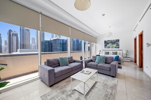 Free WiFi - Elegant Studio with Burj Khalifa Views (Dubai)