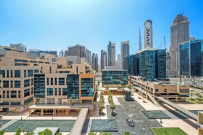 Terrace/patio - Elegant Studio with Burj Khalifa Views (Dubai)