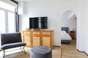 Travel cot, WiFi, bed sheets - Stylish Bel Époque Apartment Near Blankenberge Beach (Blankenberge)