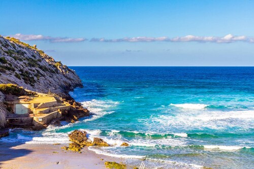 CAVALL. Impressive villa 200 meters from the beach