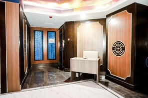 Comfort Double or Twin Room | Living area