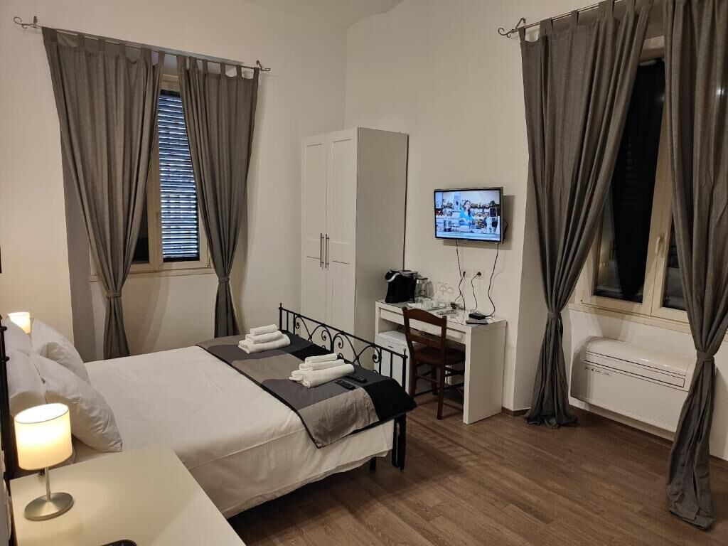 1 bedroom, in-room safe, iron/ironing board, free WiFi