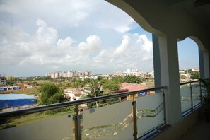 Deluxe Studio, Executive Level | Reception - New Beach Resort (Brahmagiri)
