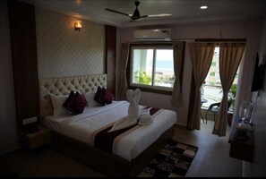 Deluxe Double Room, Sea View | Free WiFi