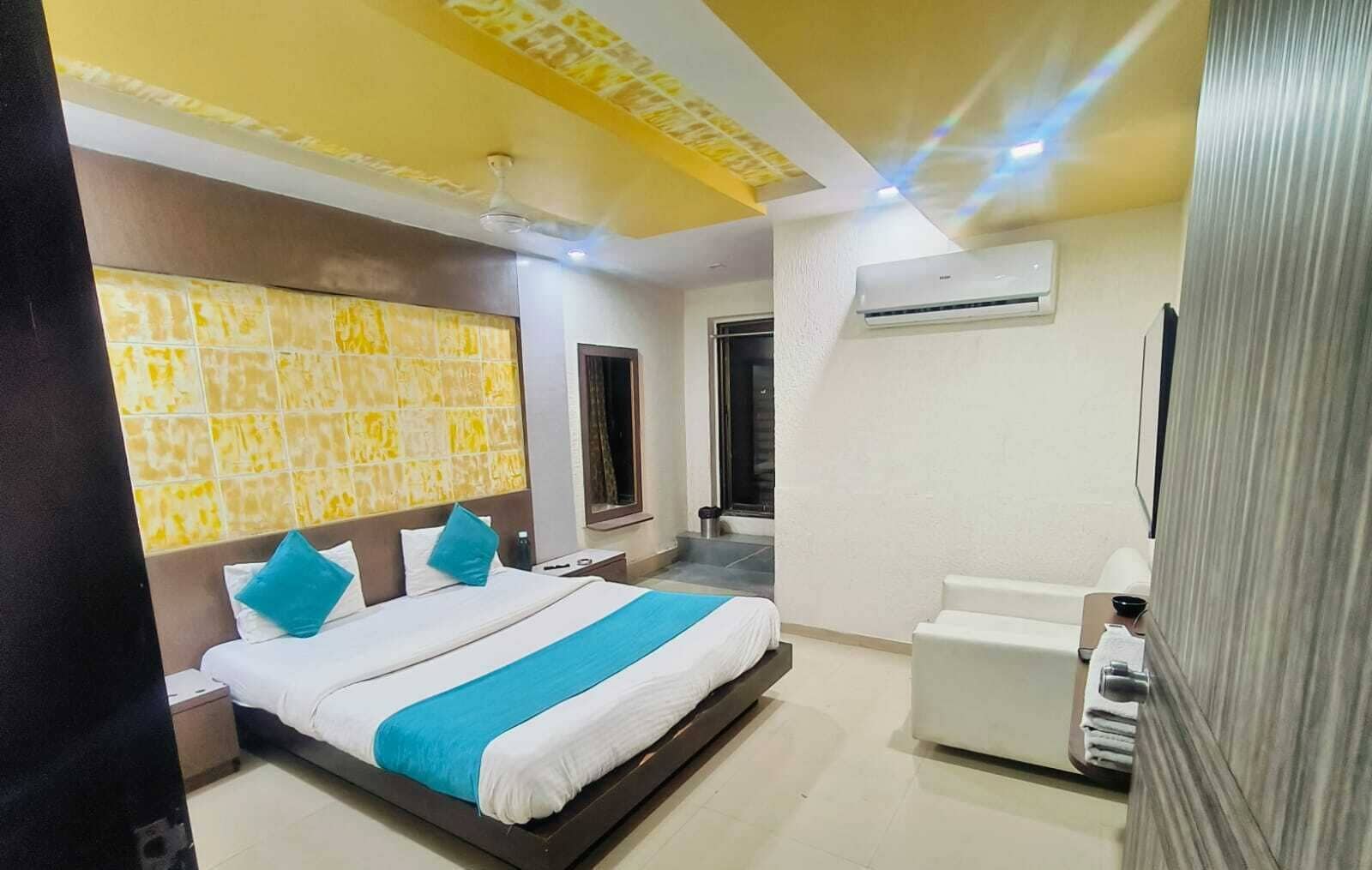 Deluxe Double Room | Free WiFi