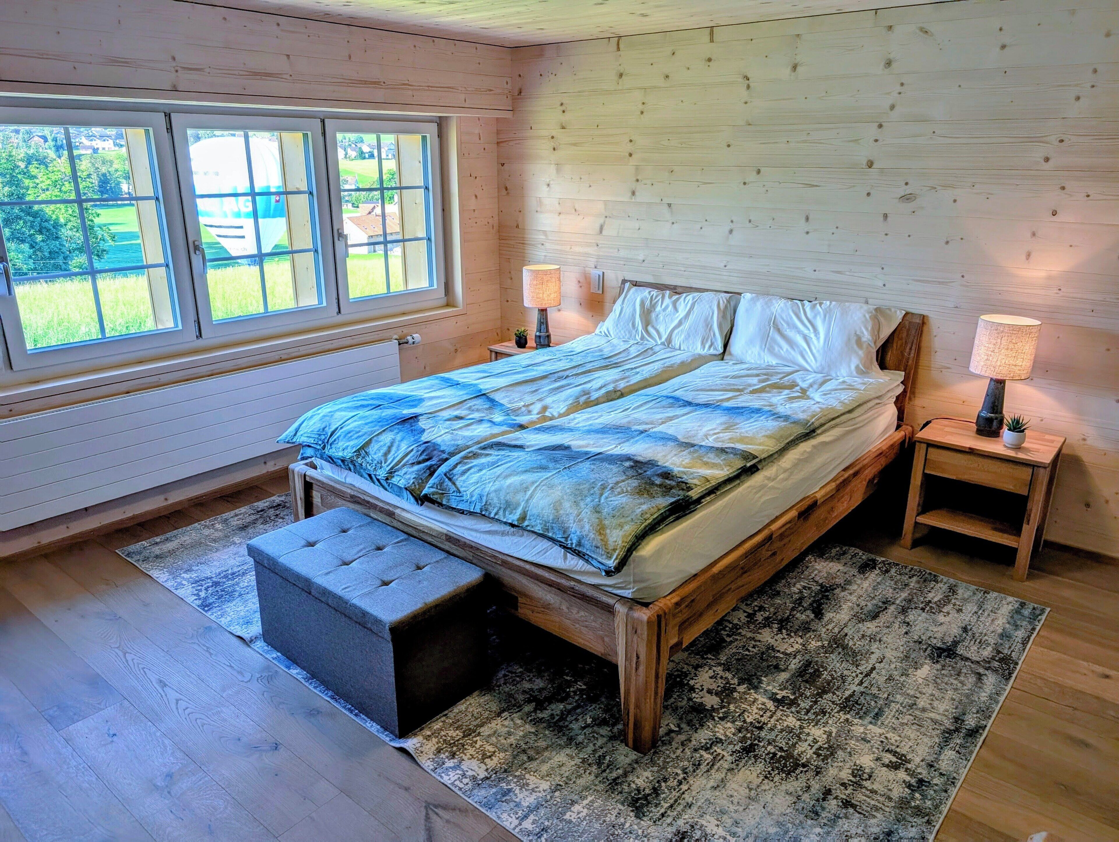 4 Schlafzimmer, Schreibtisch, Bügeleisen/Bügelbrett, kostenloses WLAN