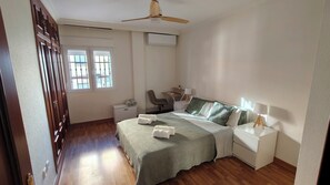 2 bedrooms, iron/ironing board, Internet, bed sheets - Apartment 50 meters from the sea (La Cala del Moral)