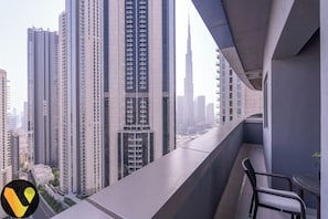 Luxury Apartment, Balcony, City View | Balcony - Vogue Stylish Apt Near Dubai Mall & Burj (Dubai)