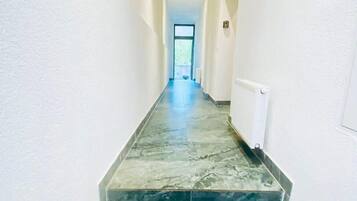 Basic Apartment | Iron/ironing board