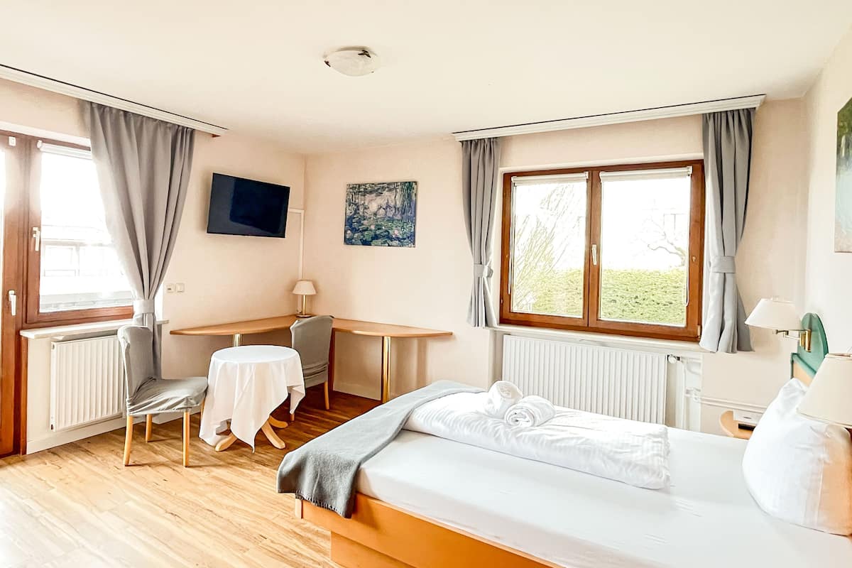 Espacio para trabajar con laptop, insonorización y wifi gratis