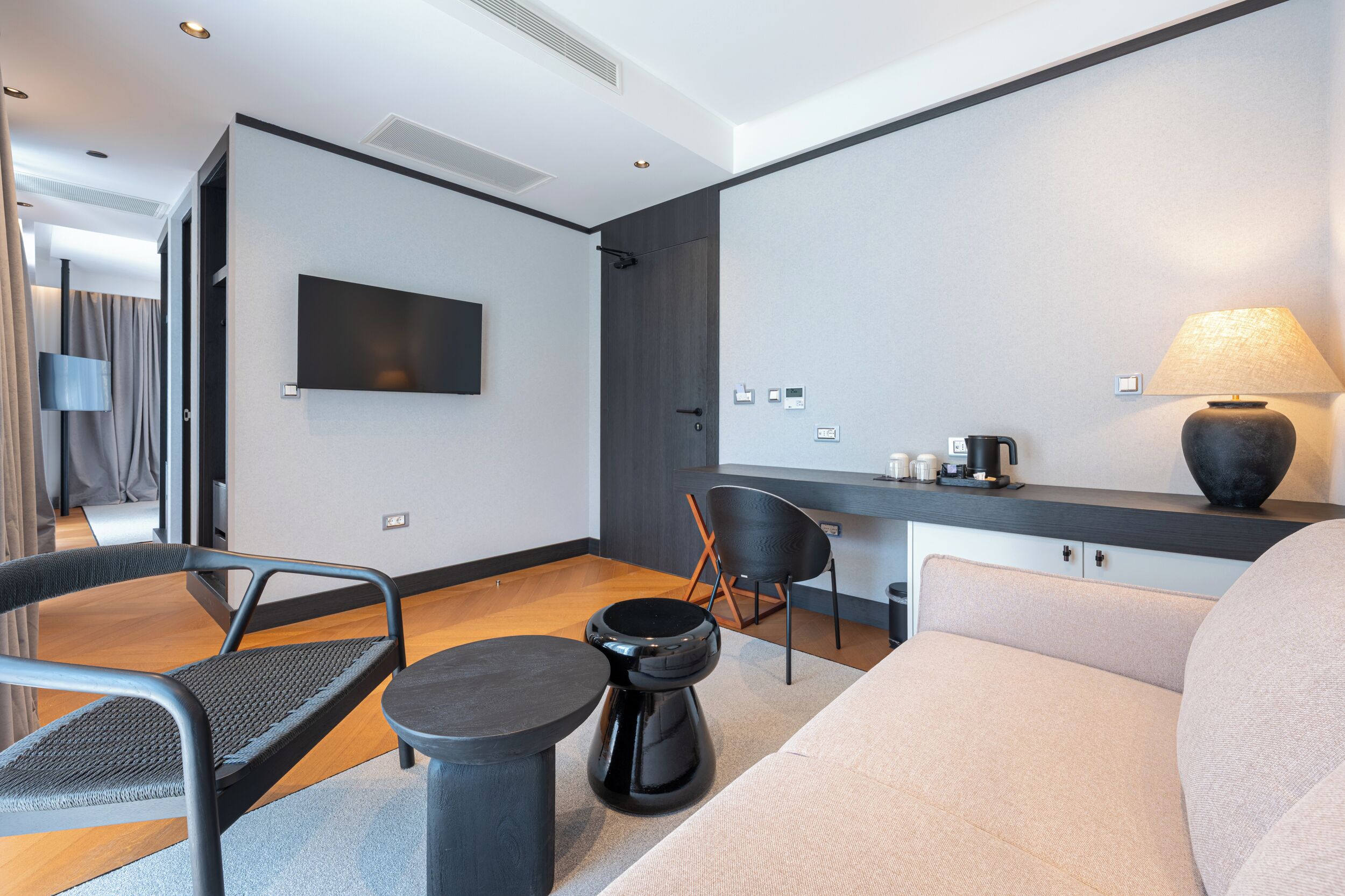 Junior Studio Suite | Frette Italian sheets, premium bedding, Select Comfort beds, minibar