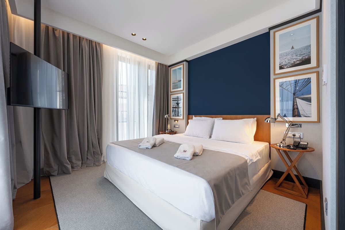 Junior Studio Suite | Frette Italian sheets, premium bedding, Select Comfort beds, minibar