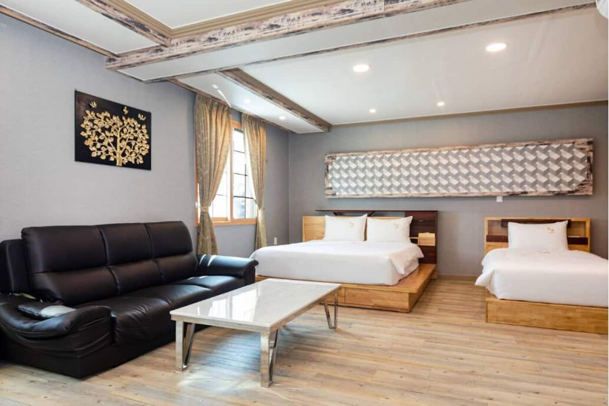 Basic Quadruple Room, Garden View | Free WiFi