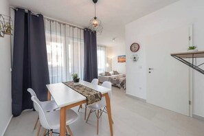 Dining - Villa Isola apartments 1 (Novalja)