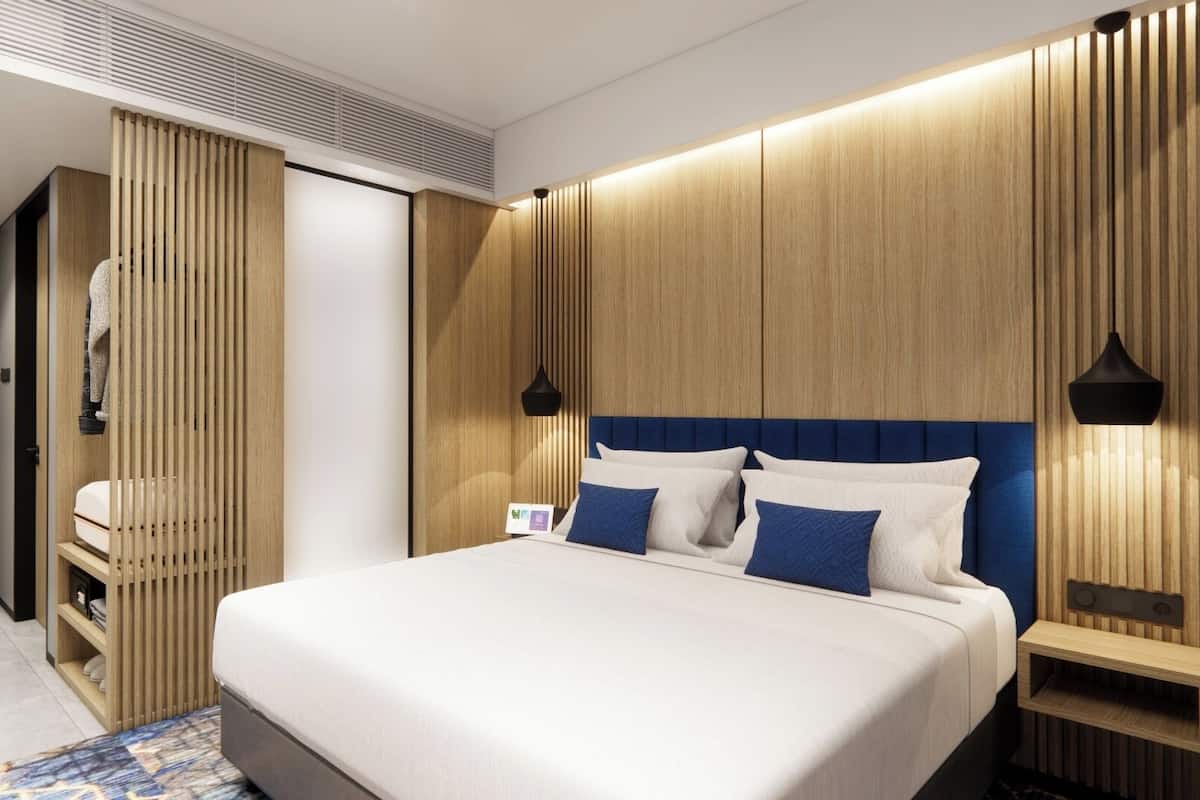 Superior Room | Desk, bed sheets