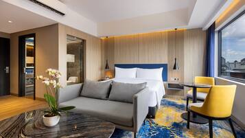 Junior Room | In-room safe, desk, bed sheets
