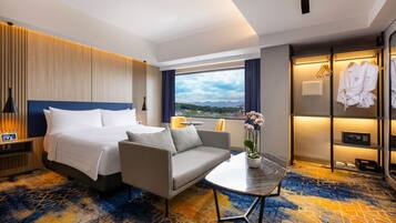 Camera Junior | Una scrivania, lenzuola