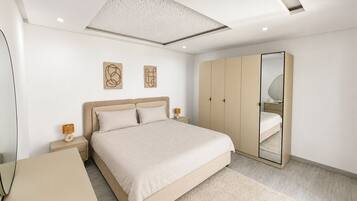 2 bedrooms, in-room safe, iron/ironing board, travel crib