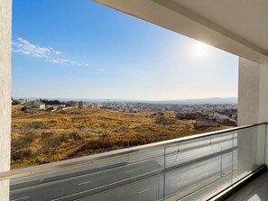 Interior - Luxury 2-Bedroom Apartment in Menzah 9C, Close to the Airport (Tunis)