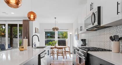 Pet-Friendly ATX Home w Yard & Patio Near Mueller Park, Moody Center & More