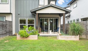 Exterior - Pet-Friendly ATX Home w Yard & Patio Near Mueller Park, Moody Center & More (Austin)